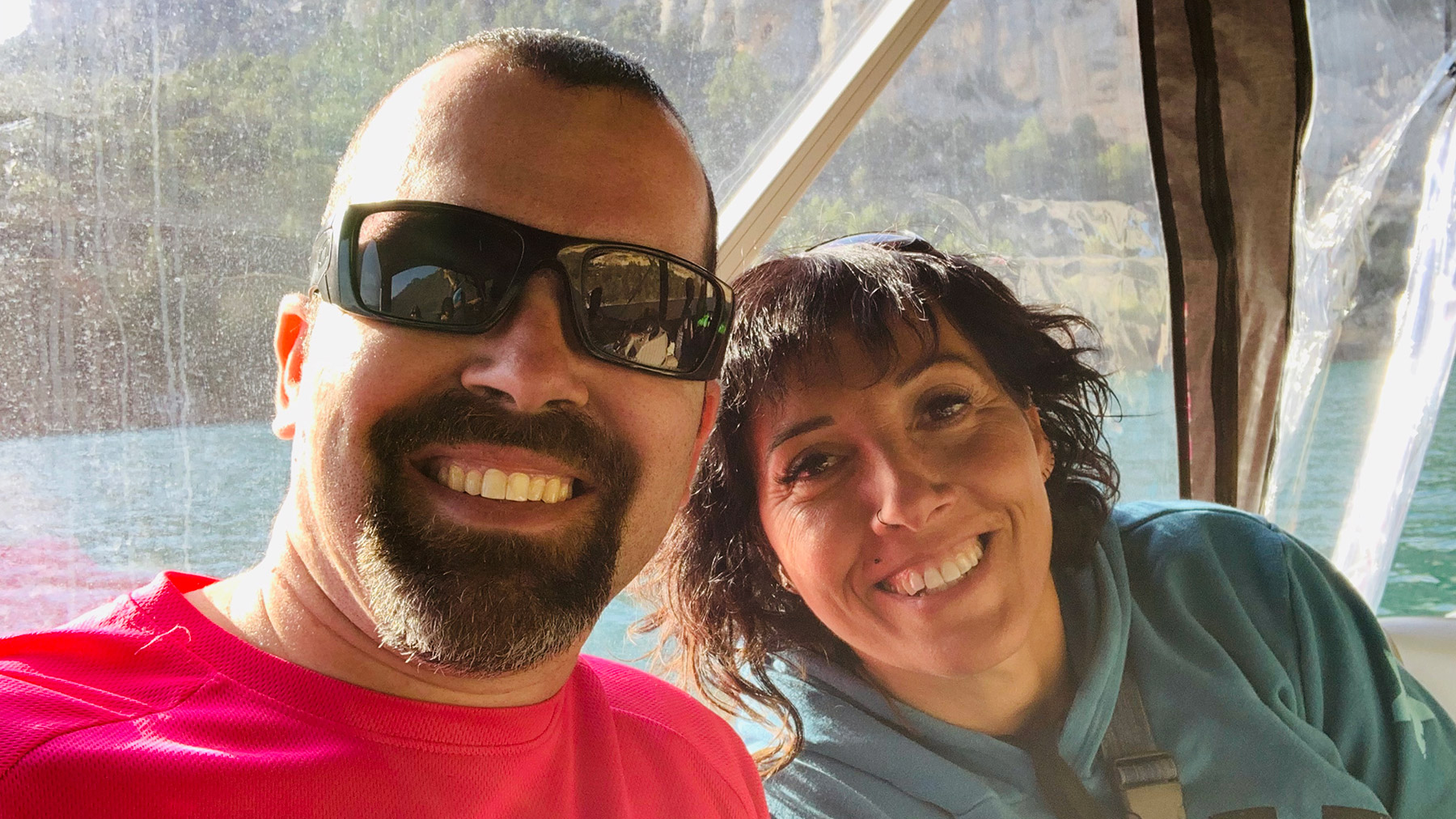 Catamarán en Congost de Montrebei