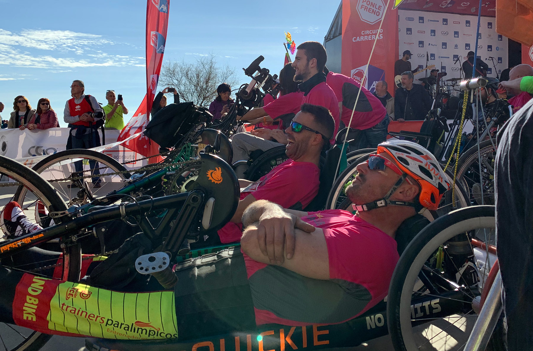Miles de personas en la primera carrera solidaria Ponle Freno en Badalona